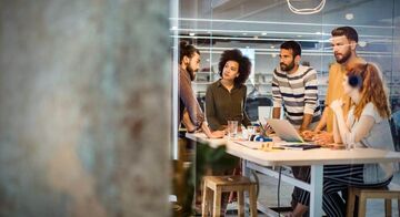 How global payroll delivers value to multiple stakeholders HR Finance Employees Leaders 1