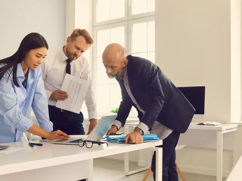 The challenge of paying and managing international contractors