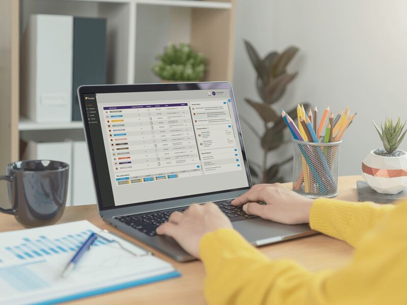 Tracking and managing payrolls is easy on Payslip 1